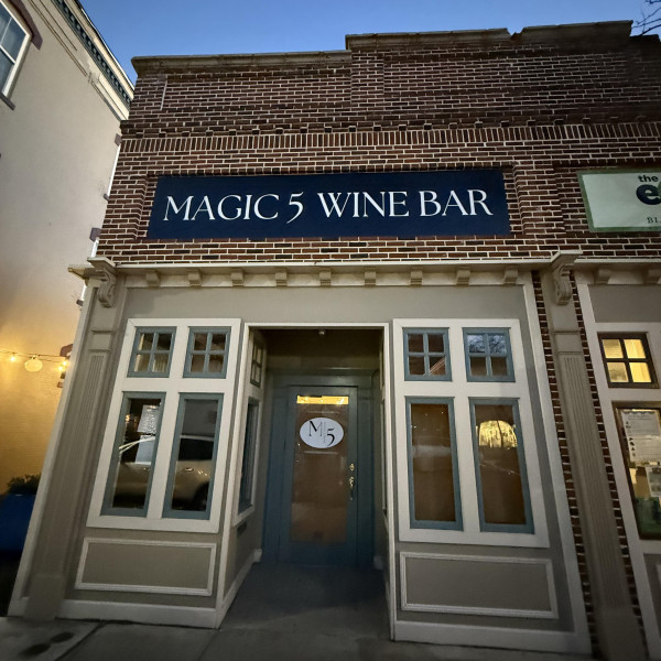 Magic 5 Wine Bar